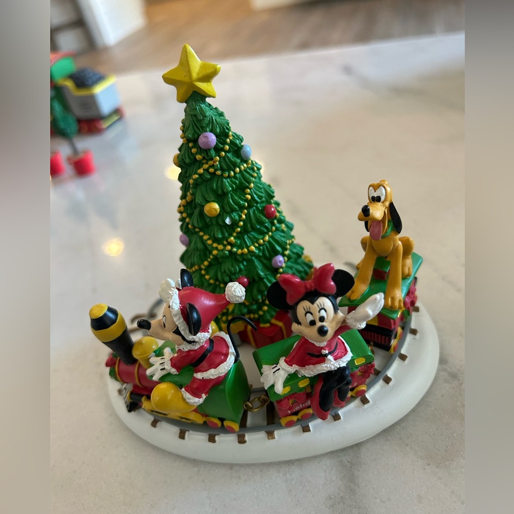 department 56 Mickey’s holiday express 2014 Mickey Minnie, Pluto train